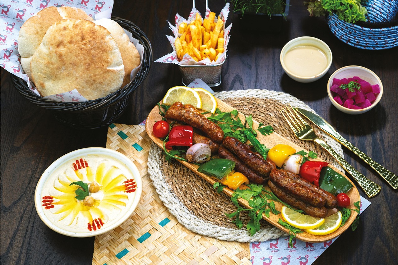 entdecken sie alles über hummus: geschichte, zubereitung und köstliche rezepte. erfahren sie, wie sie diesen beliebten kichererbsen-dip einfach selbst machen und genießen können!